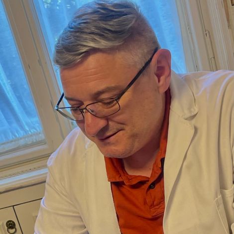 Dr. Gerzanics Viktor